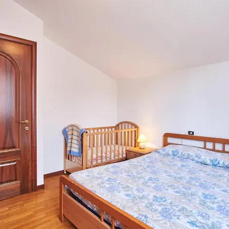 Le Villette-1 By Interhome