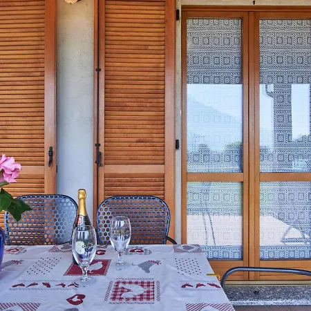 Le Villette-1 By Interhome Дом отдыха Донго